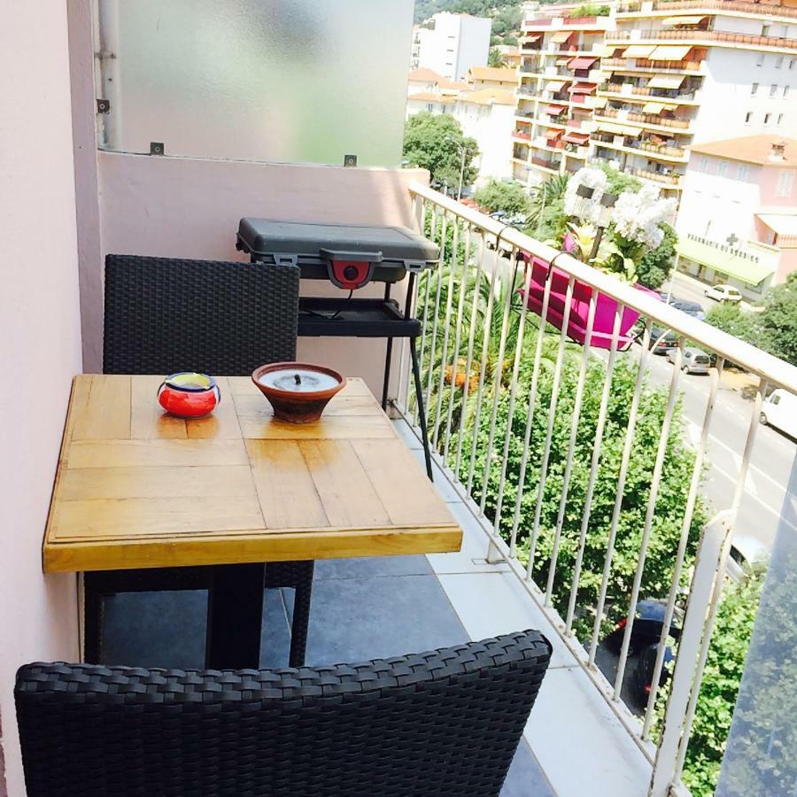 Chambre Dans Guest House Borrigo Μεντόν Εξωτερικό φωτογραφία